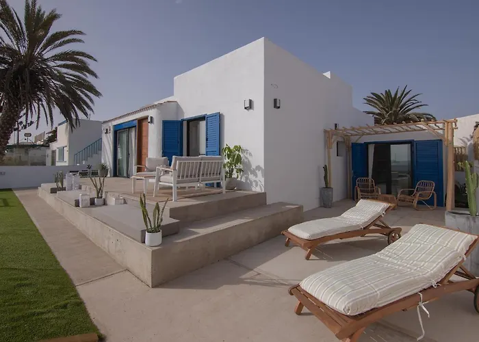 Eden Beachfront By Holidays