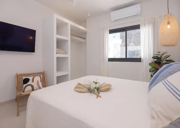 Eden Beachfront By Holidays Villa *