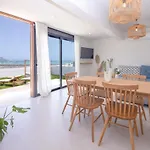 Eden Beachfront By Holidays