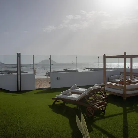 Eden Beachfront By Holidays Villa *