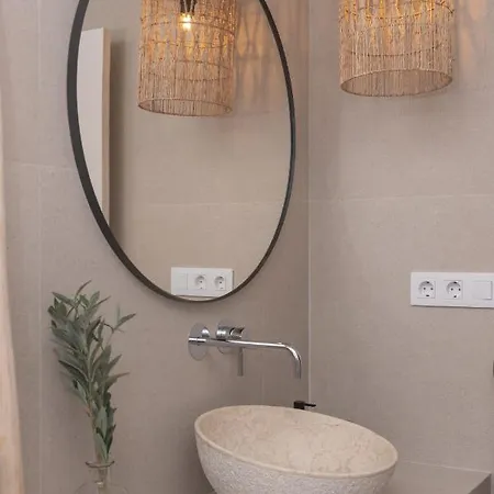 Eden Beachfront By Holidays Вилла