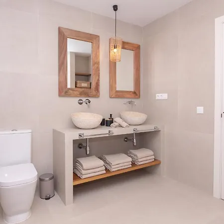 Eden Beachfront By Holidays