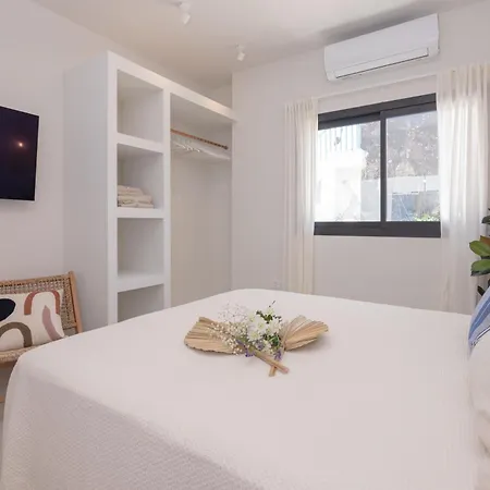 Eden Beachfront By Holidays Вилла *