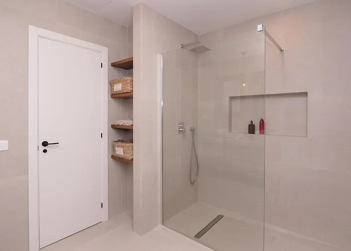 Eden Beachfront By Holidays 빌라 *