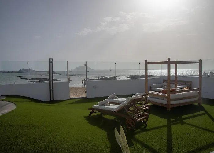 Eden Beachfront By Holidays Villa *