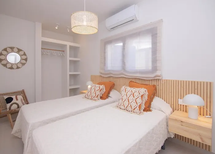 Eden Beachfront By Holidays 빌라 *