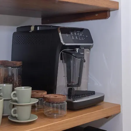 Eden Beachfront By Holidays קורלחו