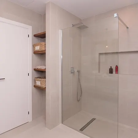 Eden Beachfront By Holidays וילה *