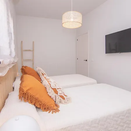 Eden Beachfront By Holidays *